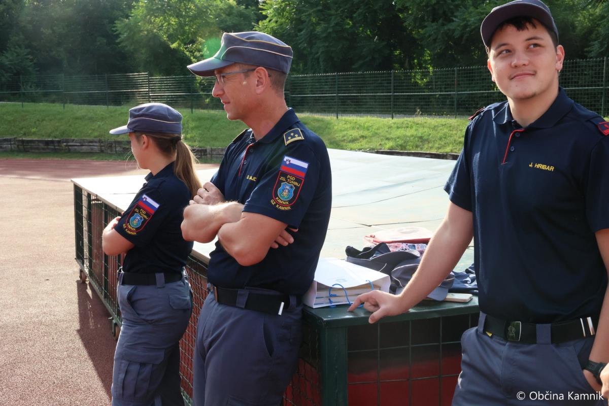 Pred odhodom na gasilsko olimpijado smo zaželeli veliko uspeha mladinkam PGD Zgornji Tuhinj (5)